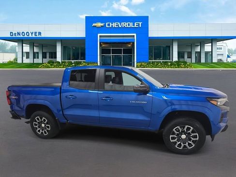 Used 2023 Chevrolet Colorado LT w/ LT Convenience Package III image 8