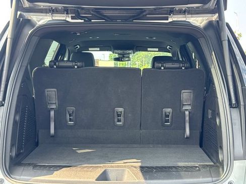 Used 2025 Chevrolet Tahoe LT AWD/4WD image 13