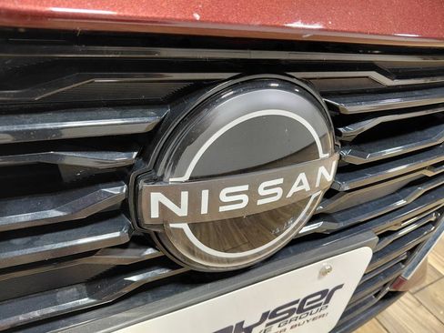 Used 2024 Nissan Altima 2.5 SV AWD/4WD image 8