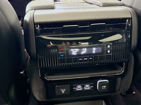 New 2026 Jeep Grand Wagoneer 4WD image 24