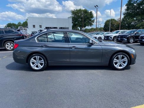 Used 2018 BMW 330i xDrive Sedan w/ Convenience Package AWD/4WD image 2