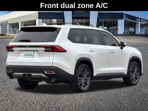 Used 2024 Toyota Grand Highlander MAX Platinum image 3