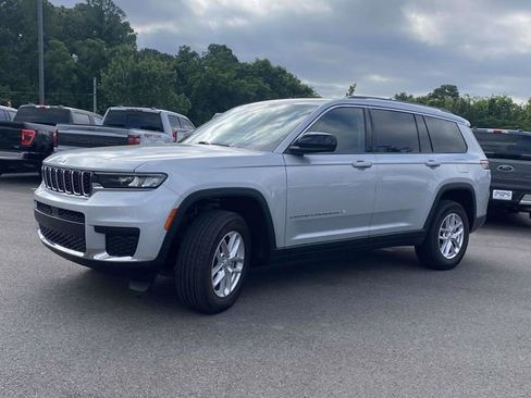 Used 2023 Jeep Grand Cherokee L Laredo w/ Luxury Tech Group I AWD/4WD image 8