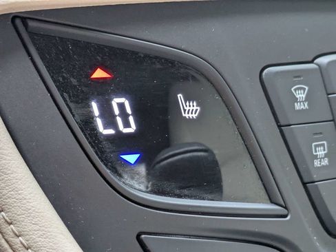 Used 2017 Buick Envision Essence FWD image 25