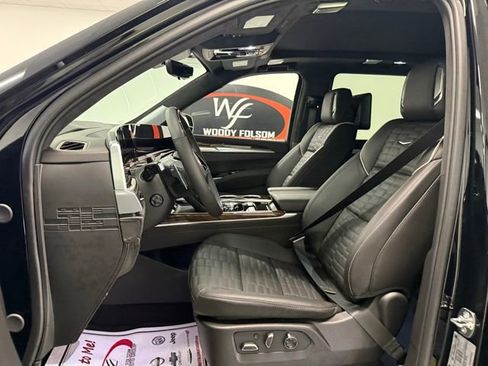 Used 2026 Cadillac Escalade Platinum Sport w/ LPO, ONYX Package image 9