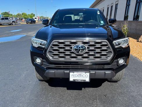 Used 2023 Toyota Tacoma TRD Off-Road AWD/4WD image 9