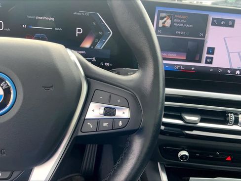 Used 2024 BMW i4 eDrive40 image 22