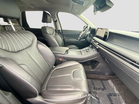Used 2023 Hyundai Palisade Limited image 32
