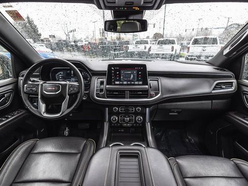 Used 2023 GMC Yukon XL SLT AWD/4WD image 18