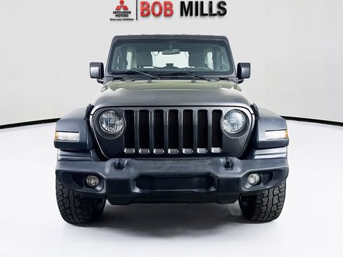 Used 2018 Jeep Wrangler Unlimited Sport image 2