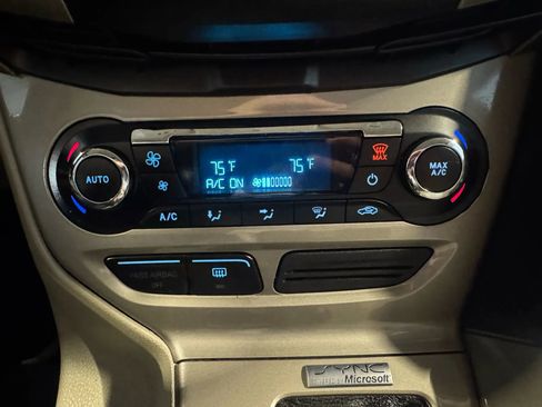 Used 2012 Ford Focus SEL FWD image 16