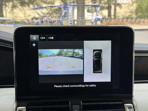 Used 2019 Lincoln Navigator Reserve AWD/4WD image 17