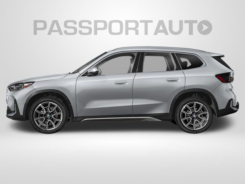 Used 2023 BMW X1 xDrive28i w/ Convenience Package AWD/4WD image 3