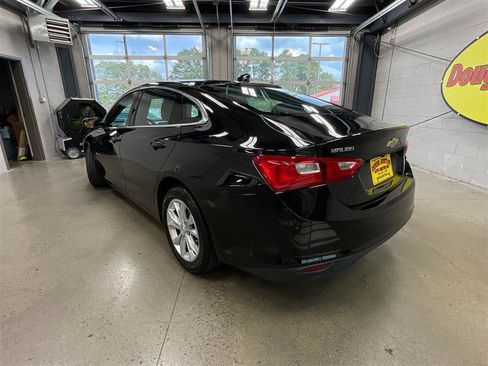 Used 2023 Chevrolet Malibu LT FWD image 3