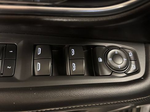 Used 2021 GMC Yukon XL SLT AWD/4WD image 17