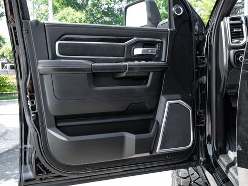 Used 2023 RAM 2500 Laramie AWD/4WD image 14