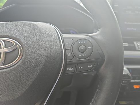 Used 2022 Toyota RAV4 XSE AWD/4WD image 17