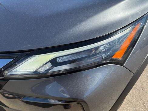 Used 2025 Nissan Rogue SV FWD image 9