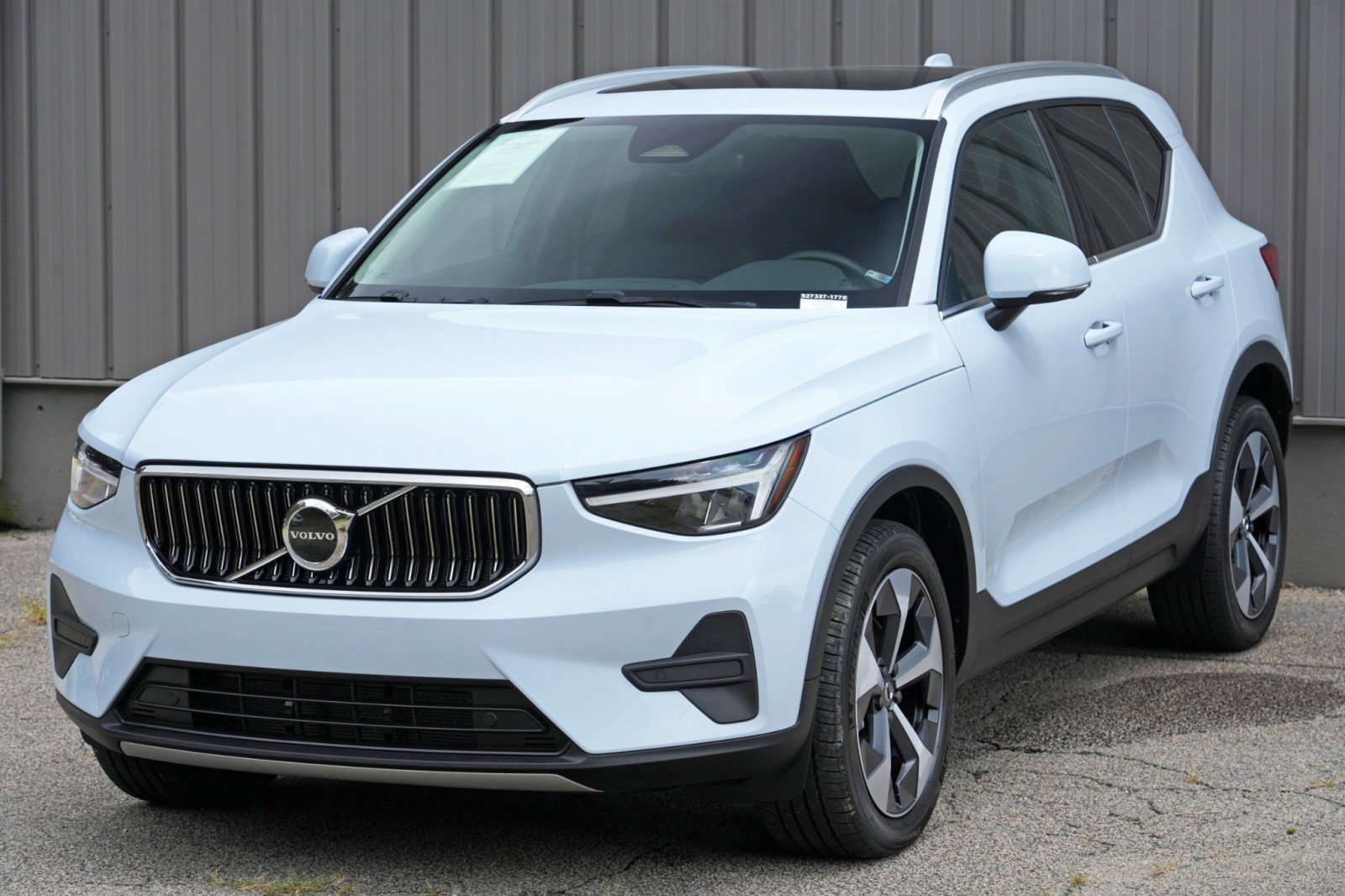 Used 2025 Volvo XC40 B5 Core w/ Climate Package AWD/4WD image 43
