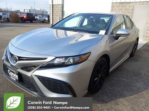 Used 2022 Toyota Camry SE image 7