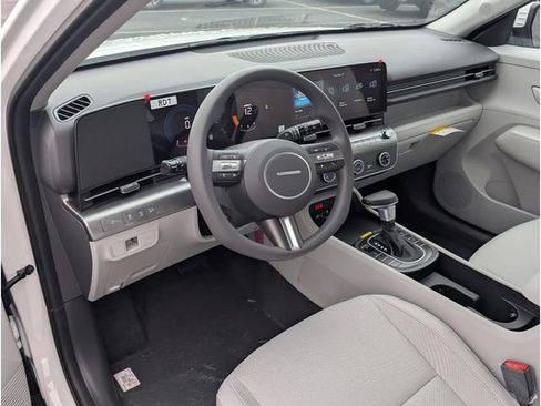 New 2026 Hyundai Kona SE image 13