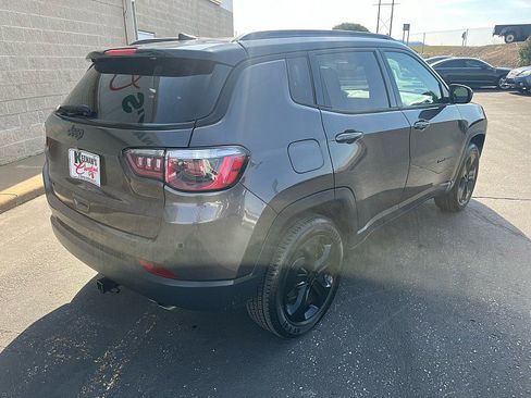Used 2018 Jeep Compass Latitude w/ Popular Equipment Group AWD/4WD image 8