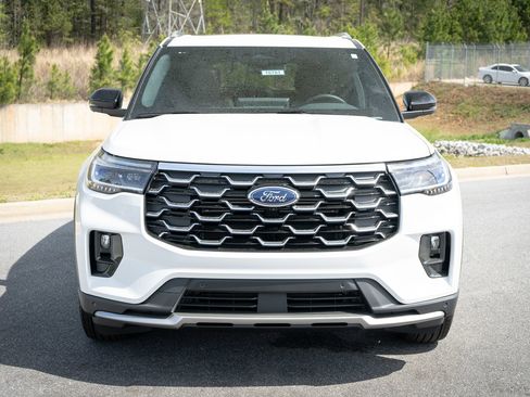 New 2026 Ford Explorer Platinum image 9