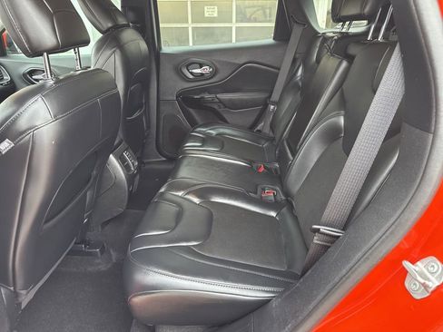 Used 2021 Jeep Cherokee Altitude image 25