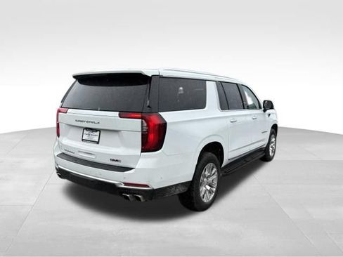 Used 2025 GMC Yukon XL Denali AWD/4WD image 2