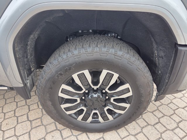 Used 2024 GMC Sierra 2500 Denali Ultimate AWD/4WD image 7