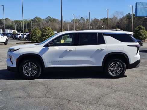 Used 2024 Chevrolet Traverse LT image 14