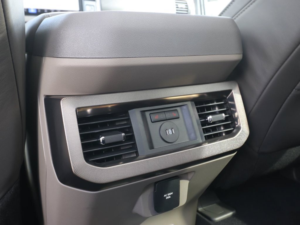 New 2027 Ford F250 Platinum w/ Platinum Plus Package AWD/4WD image 14