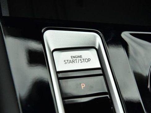 Used 2025 Volkswagen Atlas Peak Edition SE AWD/4WD image 16