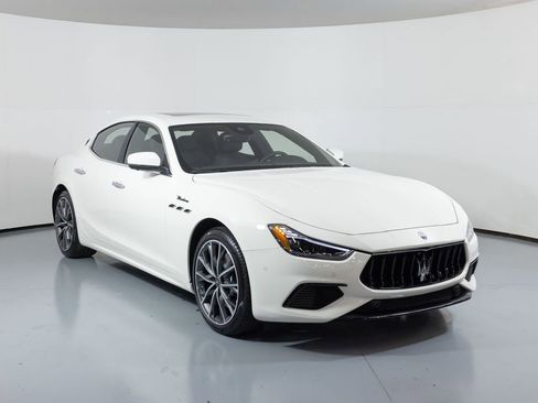 Used 2023 Maserati Ghibli Modena RWD image 1