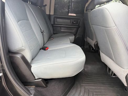 Used 2018 RAM 2500 Tradesman w/ Chrome Appearance Group image 12