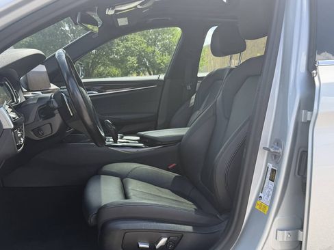 Used 2019 BMW 530i w/ Convenience Package RWD image 22
