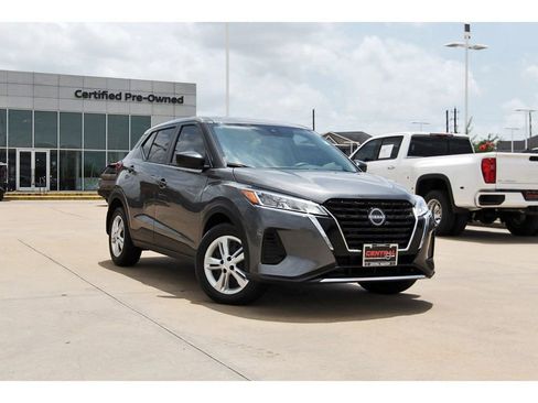 Used 2025 Nissan Kicks Play S FWD image 1