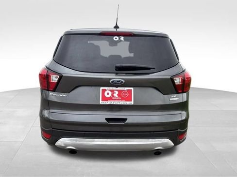Used 2019 Ford Escape SE FWD image 8