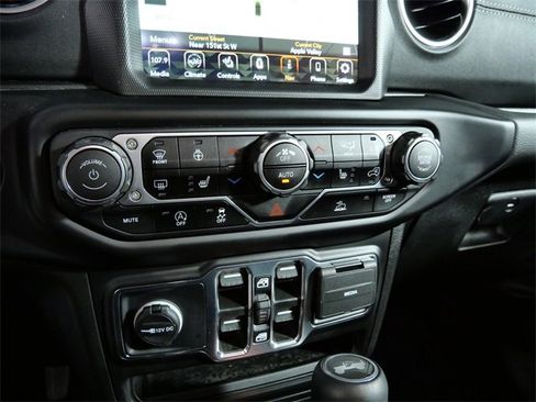 Used 2022 Jeep Wrangler Unlimited Sahara w/ Cold Weather Group image 19