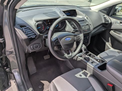 Used 2018 Ford Escape SE FWD image 16