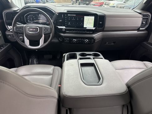 Used 2025 GMC Sierra 1500 SLT image 16