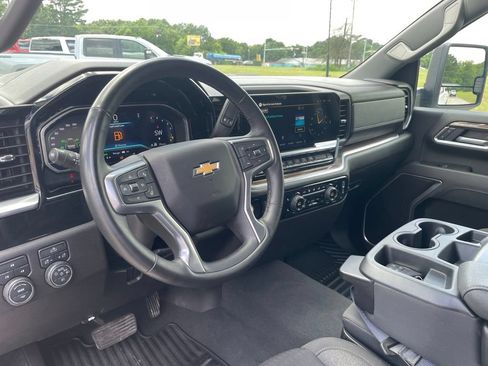Used 2025 Chevrolet Silverado 2500 LT w/ Convenience Package AWD/4WD image 31
