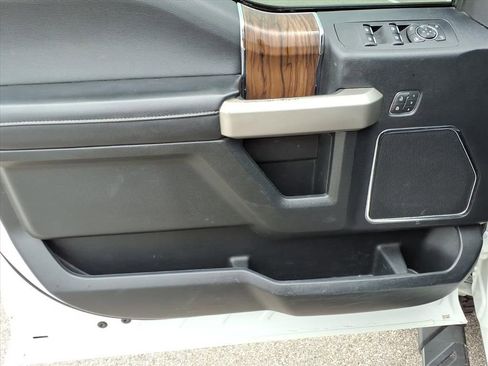 Used 2020 Ford F150 Lariat image 15