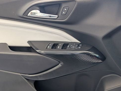 Used 2025 Chevrolet Trax LT w/ Driver Confidence Package image 24