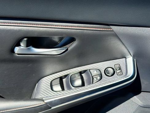 Used 2024 Nissan Sentra SR FWD image 17