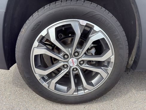Used 2019 GMC Terrain SLT w/ Preferred Package FWD image 16