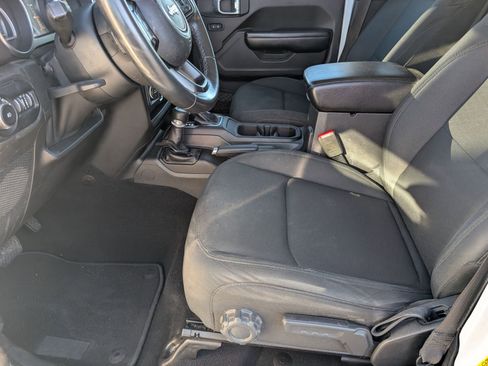 Used 2019 Jeep Wrangler Unlimited Sport S AWD/4WD image 14
