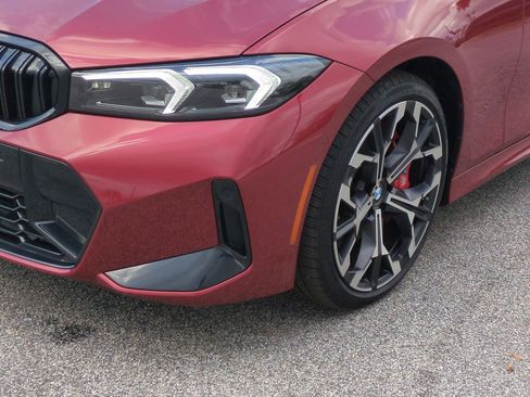 Used 2025 BMW 330i Sedan w/ M Sport Package image 10