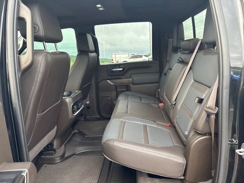 Used 2022 GMC Sierra 3500 Denali w/ Denali Black Diamond Edition AWD/4WD image 21