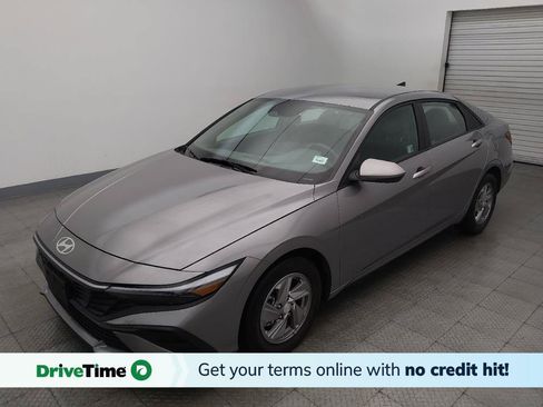 Used 2025 Hyundai Elantra SE FWD image 1
